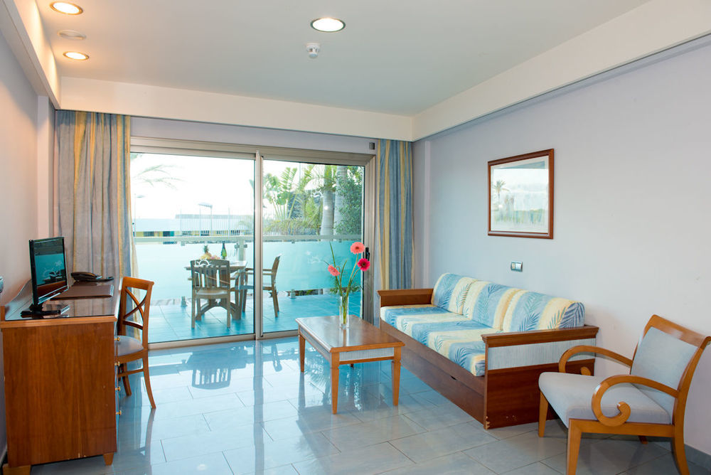 Apartamentos Marinasol Playa Del Aguila  Exteriör bild