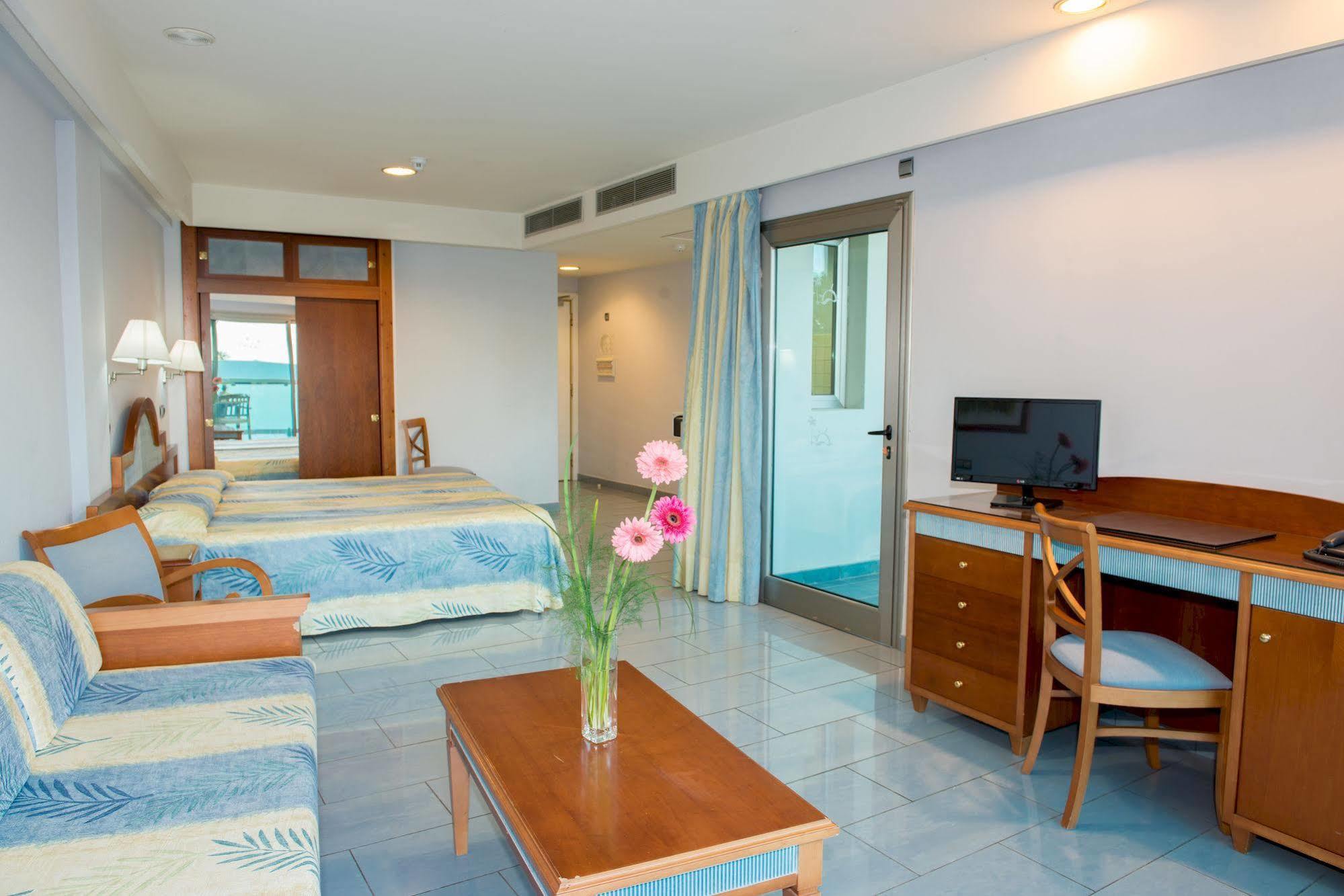 Apartamentos Marinasol Playa Del Aguila  Exteriör bild
