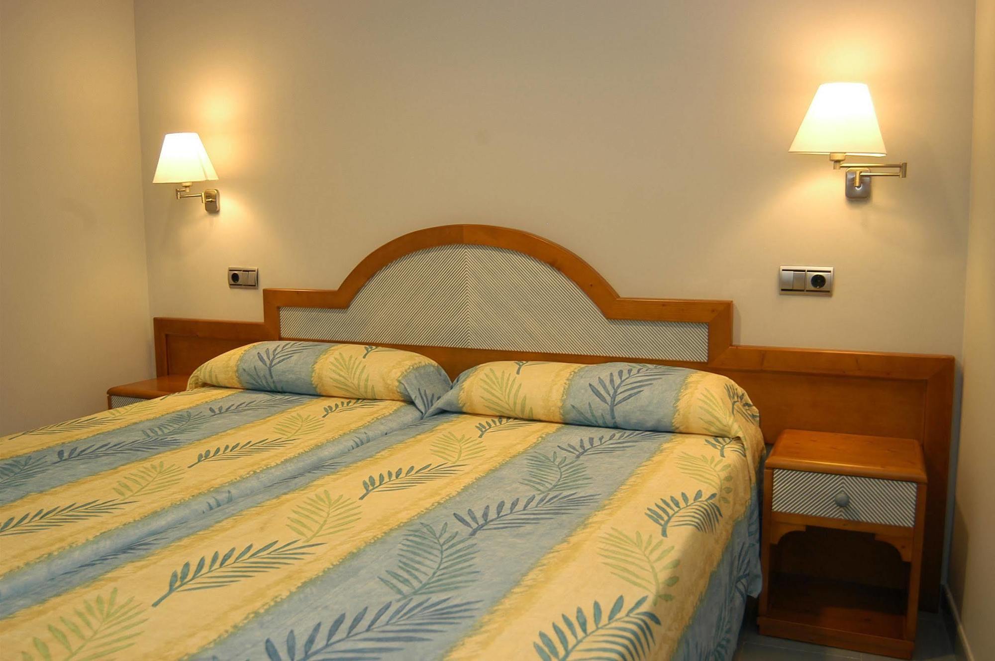 Apartamentos Marinasol Playa Del Aguila  Exteriör bild